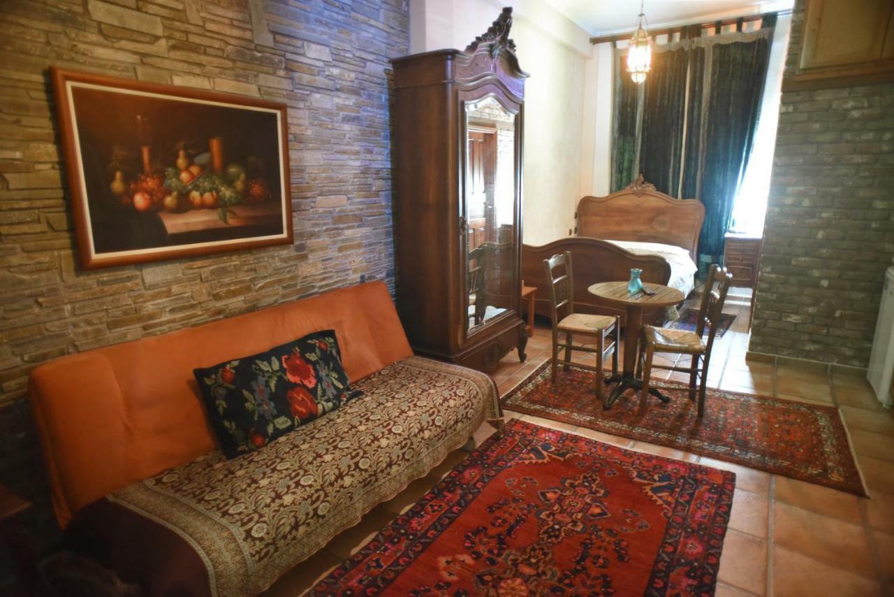 Santa Marina Guesthouse Като-Лутраки Экстерьер фото